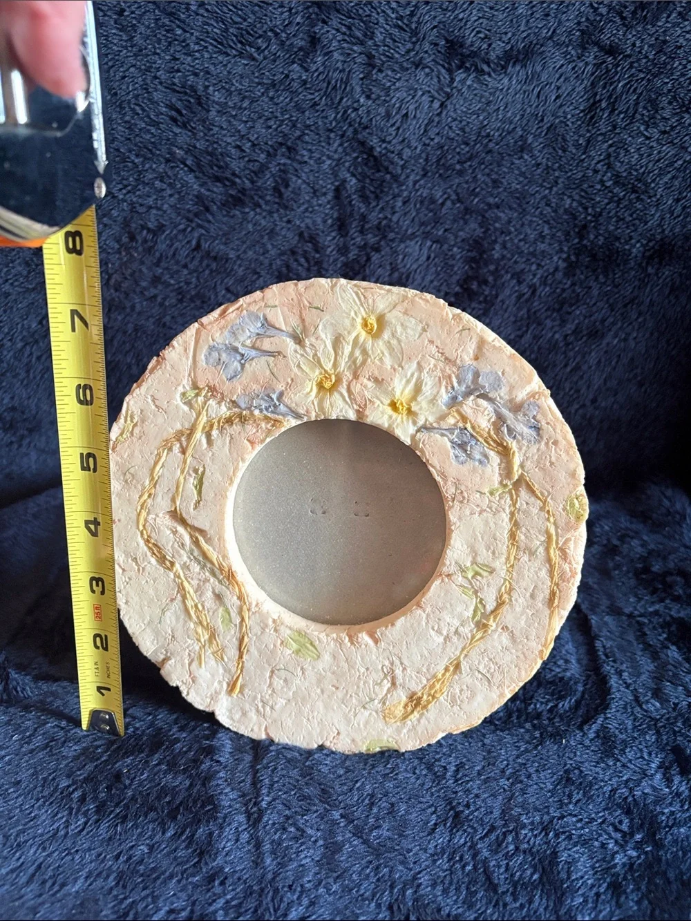 Handcrafted Cream Floral Round Home Art Frame
